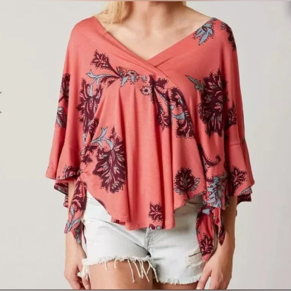Free People Maui Wowie Floral Printed Top in Passion Flower Women’s Size Small